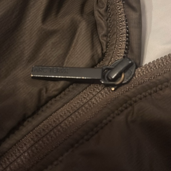 Arc’teryx Women’s Parka - Picture 6 of 10